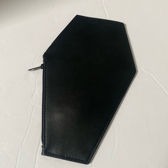 Love Pain and Stitches | Pumpkin Kult Coin Coffin Bag - Picture 1 of 7